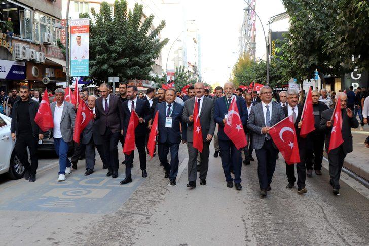 Elazığ'da "25. Uluslararası Hazar Şiir Akşamları" başladı G4