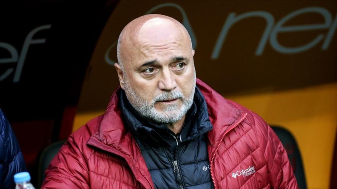 'Takım k&uuml;me d&uuml;şecek yeni mi g&ouml;rd&uuml;n d&uuml;...' Hikmet Karaman'a hakaret eden sanığa 2 yıla kadar hapis istemi