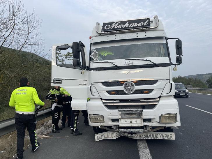 Düzce'de otoyoldaki trafik kesilerek durdurulabilen tırdaki iki kişi gözaltına alındı G3
