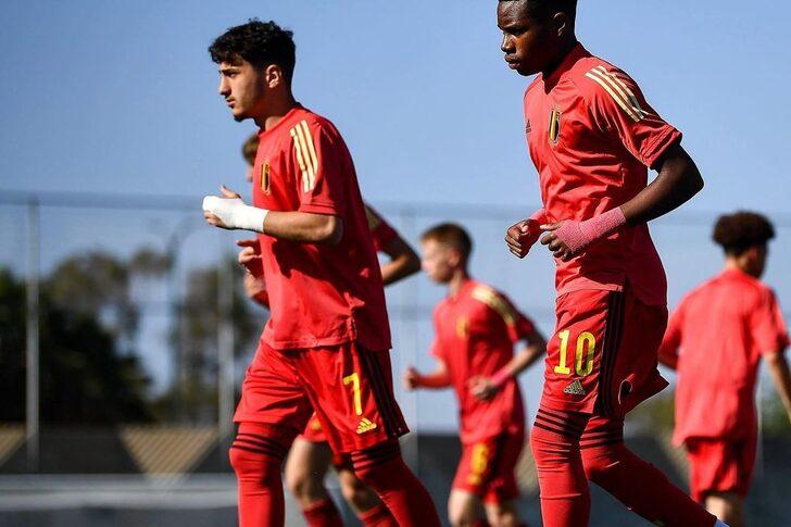 Son dakika: 'Geleceğin en büyük yıldız adayı!' Fenerbahçe ve Galatasaray yine karşı karşıya... G4