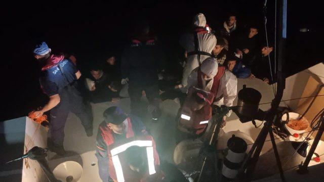 Aydın açıklarında 51 düzensiz göçmen kurtarıldı