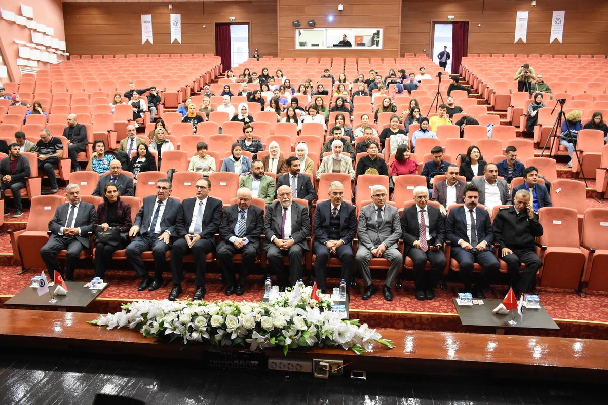 Eskişehir'de "T&uuml;rk D&uuml;nyası Gen&ccedil;lik Dijital Medya Akademisi" projesi tanıtıldı