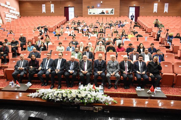 Eskişehir'de "Türk Dünyası Gençlik Dijital Medya Akademisi" projesi tanıtıldı G1