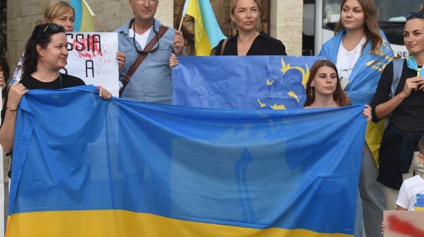 Bodrum'da yaşayan Ukraynalılar Rusya'yı protesto etti