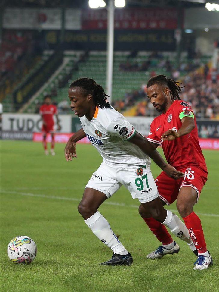 Son dakika: Nuri Şahin şoke oldu! 5 gollü Akdeniz derbisinde kazanan Alanyaspor... G4