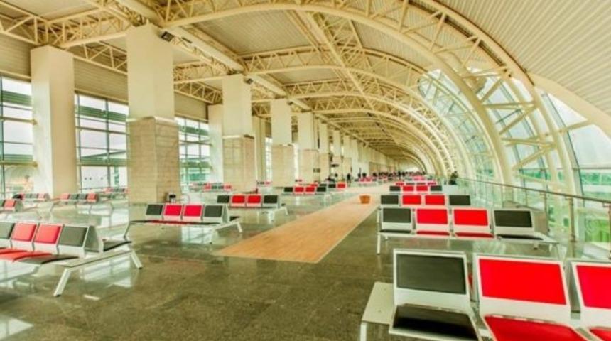 İsvi&ccedil;reli gazetecilerden &ldquo;Alman zannedildik, havalimanında bekletildik&rdquo; iddiası