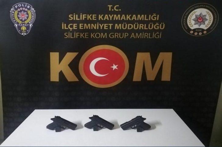 Mersin'de kaçakçılık operasyonunda 90 bin makaron ele geçirildi G3