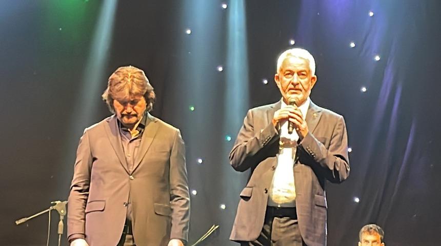 Ahmet Şafak, Bartın'daki maden kazası nedeniyle konserini yarıda kesti