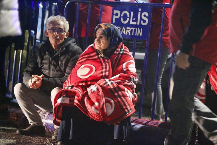 Amasra'da patlamanın yaşandığı maden ocağında ekiplerin yoğun mücadelesi sürüyor G2