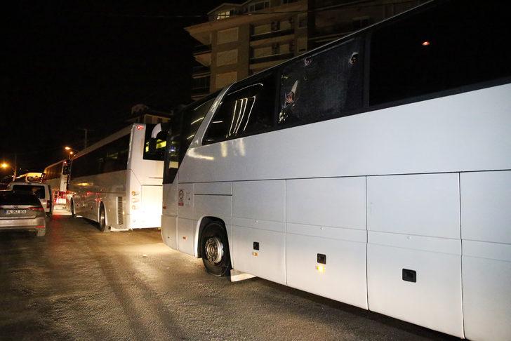 Alanya'da taraftarları taşıyan otobüslere taşlı saldırı G3