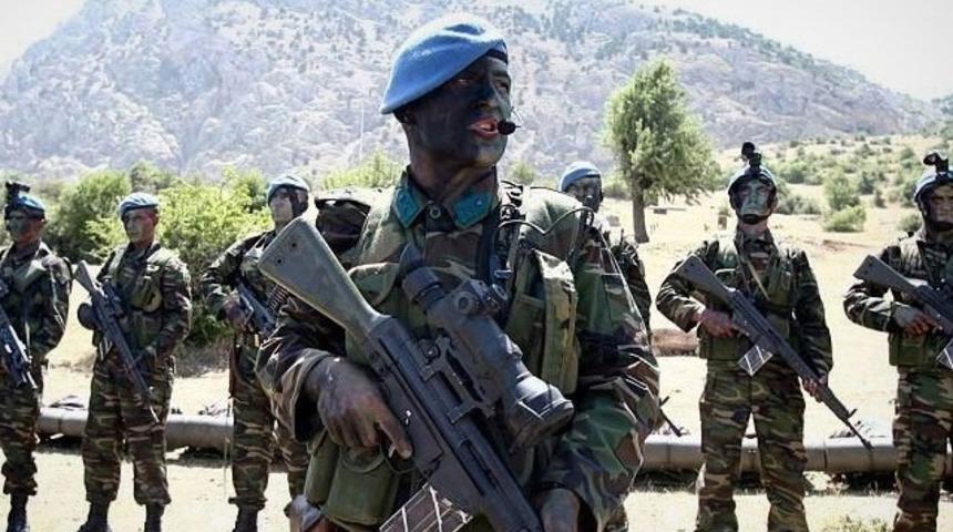 Suriye'ye 300 komando g&ouml;nderildi