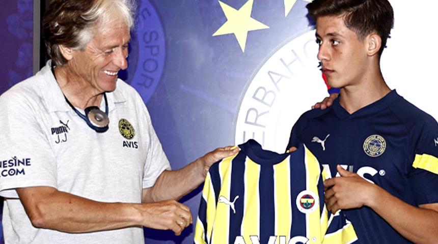 Fenerbahçe'de Arda Güler, taraftarı ikiye böldü! Jorge Jesus'u eleştiren bile var...