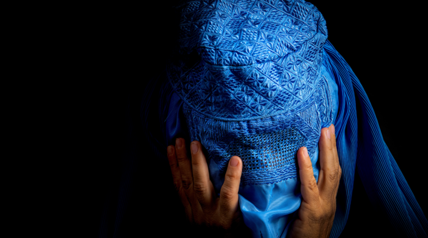 Afganistan’da korkunç olay! Taşlanarak infaz edilmesine karar verilen kadın idamdan bir gün önce ölü bulundu