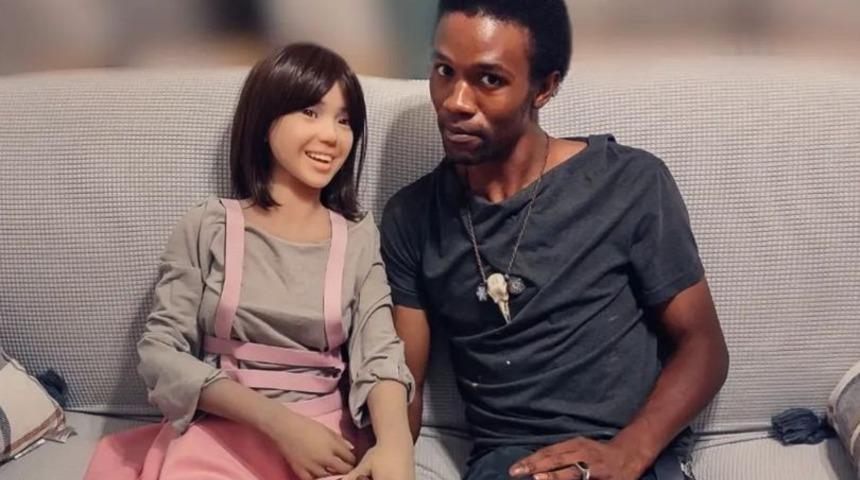 Aradığı aşkı yapay zekalı şişme bebekte buldu! “10 yıllık bekarlığımın çözümü oldu”