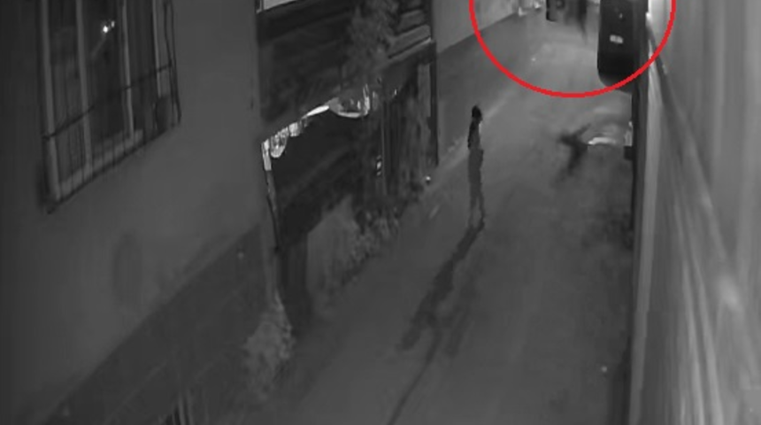  Bursa'da şiddet gören kadını kurtarmak isteyen polis memuru şehit oldu