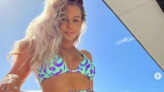 Beden pozitifliğini savunan sosyal medya fenomeni Karina Irby karın sarkmasını sergiledi! Bikinili paylaşımına destek yağdı