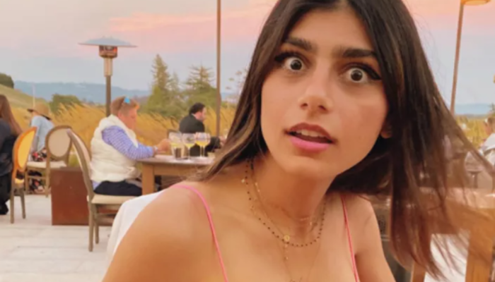 Eski yetişkin film yıldızı Mia Khalifa, sınırlara uymayan OnlyFans aboelerini dolandırdığını itiraf etti!