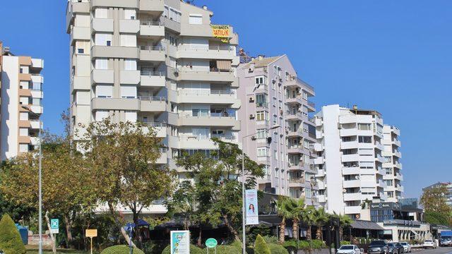 Kiralık konutta hayrete düşüren ilan! 1 yıllık peşin, aylık 130 bin lira kira… Yerlisi şehri terk ediyor: ‘Nereye varacak bu işin sonu?’