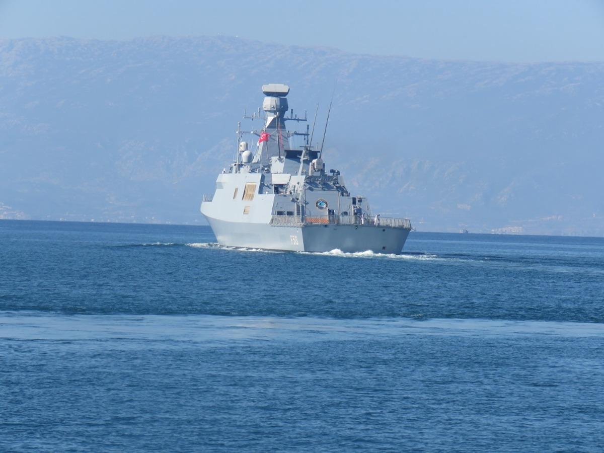 TCG Burgazada, "FIFA-2022 D&uuml;nya Kupası Kalkanı Harekatı"na katılmak &uuml;zere Katar'a uğurlandı