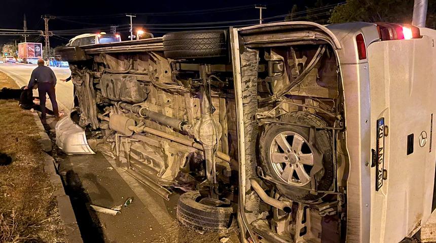 Denizlispor kafilesinin otobüsü kaza yaptı! Bir oyuncunun ayağında kırık var...