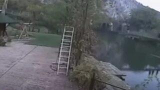 Ölüm Köprüsü adı verilmişti! 50 kişilik turist grubunun geçtiği köprü bir anda yıkıldı... İki turiste mezar oldu