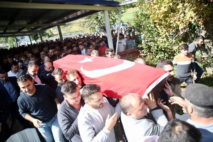 Amasra'da maden ocağındaki patlamada hayatını kaybeden işçilerden Aziz Köse, son yolculuğuna uğurlandı G5