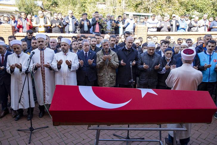 Maden ocağındaki patlamada hayatını kaybeden işçilerden Selçuk Ayvaz son yolculuğuna uğurlandı G5