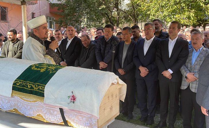 Maden ocağındaki patlamada hayatını kaybeden işçilerden Emrah Kaval, son yolculuğuna uğurlandı G3