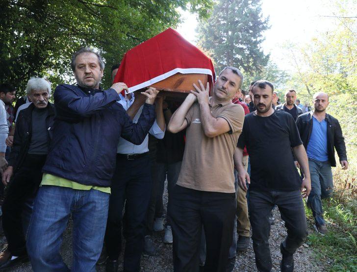 Amasra'da maden ocağındaki patlamada hayatını kaybeden işçilerden Emrah Kaya, son yolculuğuna uğurlandı G3