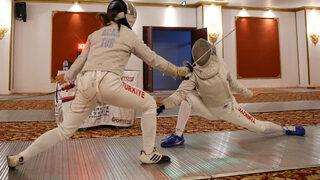 Antalya'da Büyükler Kılıç Uluslararası Eskrim Açık Turnuvası düzenlendi