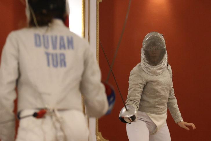 Antalya'da Büyükler Kılıç Uluslararası Eskrim Açık Turnuvası düzenlendi G4