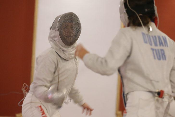 Antalya'da Büyükler Kılıç Uluslararası Eskrim Açık Turnuvası düzenlendi G5