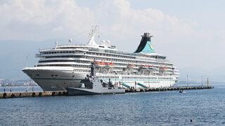 Bahama bayraklı kruvaziyer Artania Alanya'da