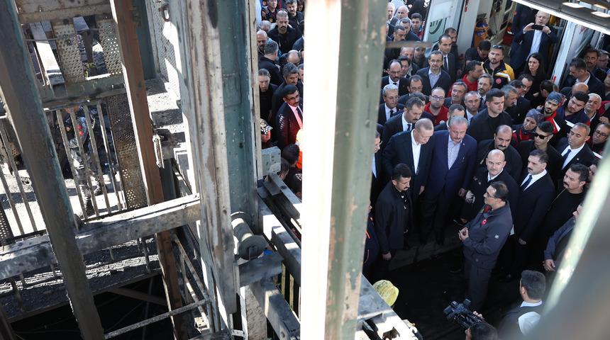 Cumhurbaşkanı Erdoğan, patlamanın meydana geldiği Amasra'daki maden ocağında incelemede bulundu