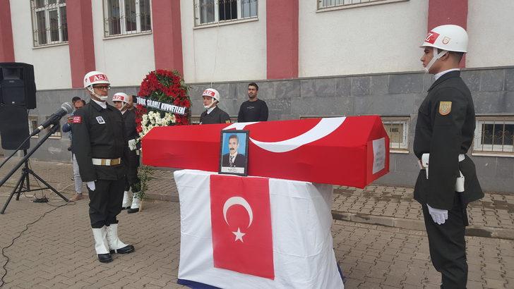 Bingöl'de Kıbrıs gazisi Hüsnü Çiftçi son yolculuğuna uğurlandı G1