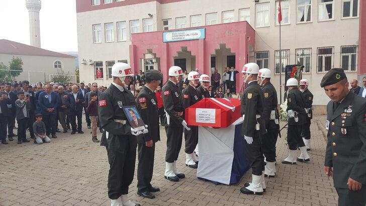 Bingöl'de Kıbrıs gazisi Hüsnü Çiftçi son yolculuğuna uğurlandı G2