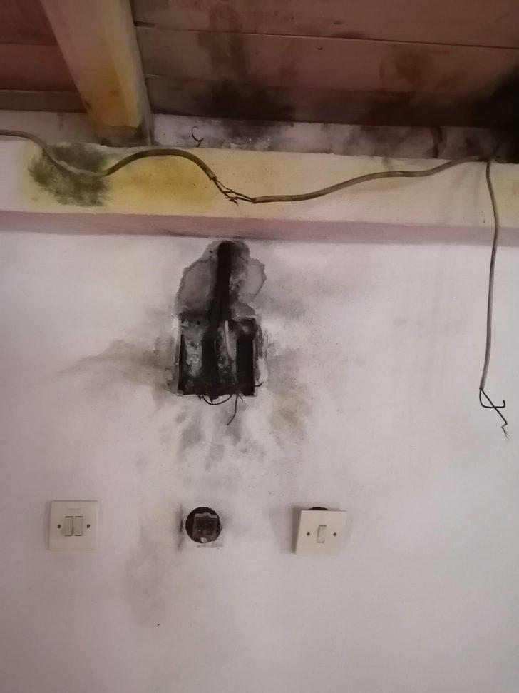 Adana'da yıldırım isabet eden camide hasar oluştu G3