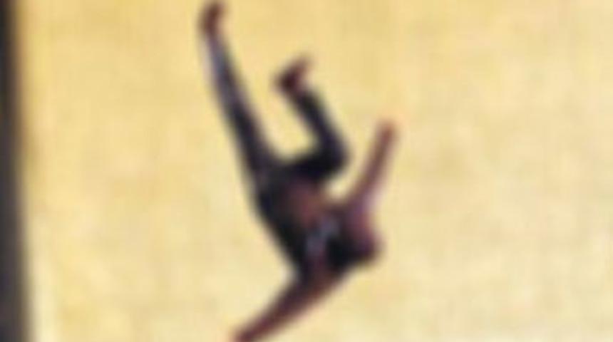 Sara hastası gen&ccedil; balkondan d&uuml;şt&uuml;