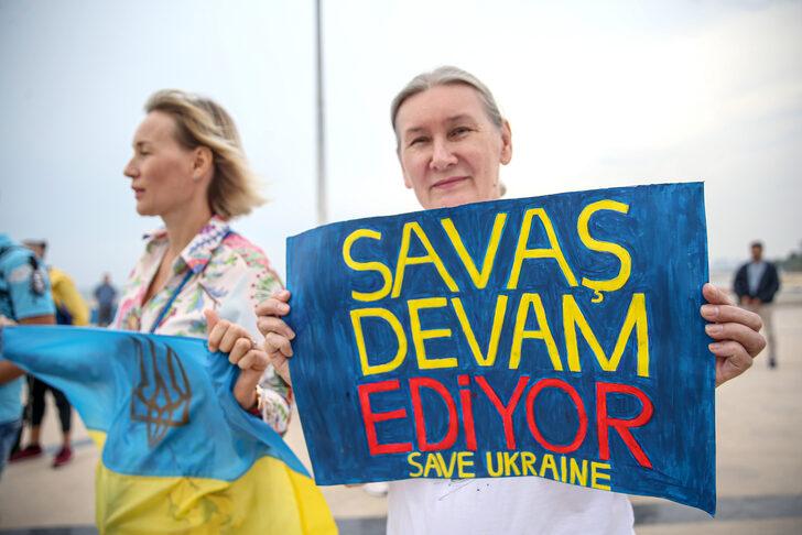 Mersin'de yaşayan Ukraynalılar Rusya'yı protesto etti G5