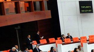 Son dakika: Tuğba Hezer Öztürk ve Faysal Sarıyıldız'ın milletvekilliği düşürüldü