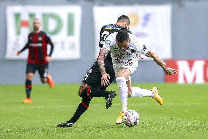 Son dakika: Volkan Demirel, bu sezon bir ilki yaşadı! Andrea Pirlo'nun Karagümrük'ü, Hatayspor'u devirdi.. G2