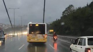 FSM Köprüsü’nde İETT otobüsü, motosikletliye rüzgara karşı siper oldu