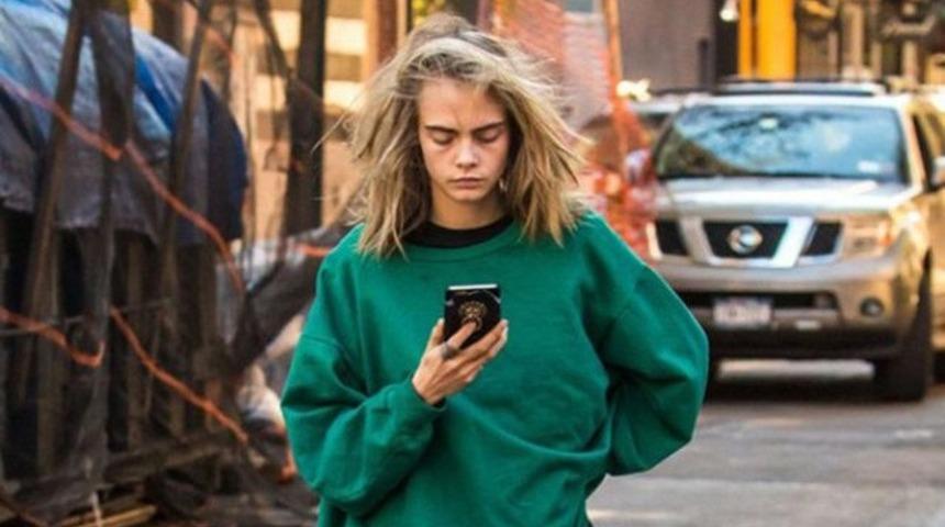 Cara Delevingne makyajsız halde New York sokaklarında