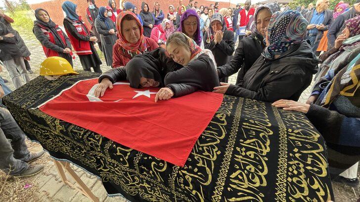 Madendeki patlamada hayatını kaybeden Serhat Kahraman, son yolculuğuna uğurlandı G3