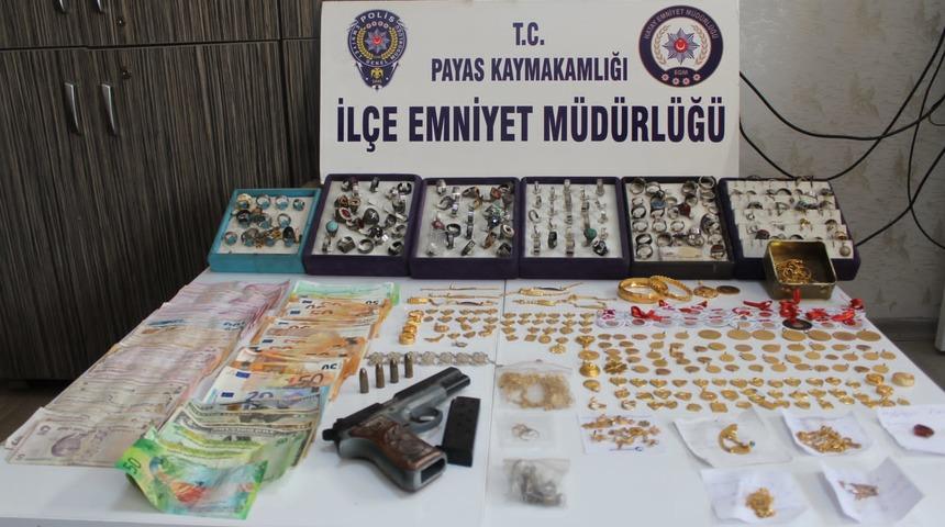 Hatay'da kuyumcudan hırsızlık yapan zanlı kaçarken yakalandı