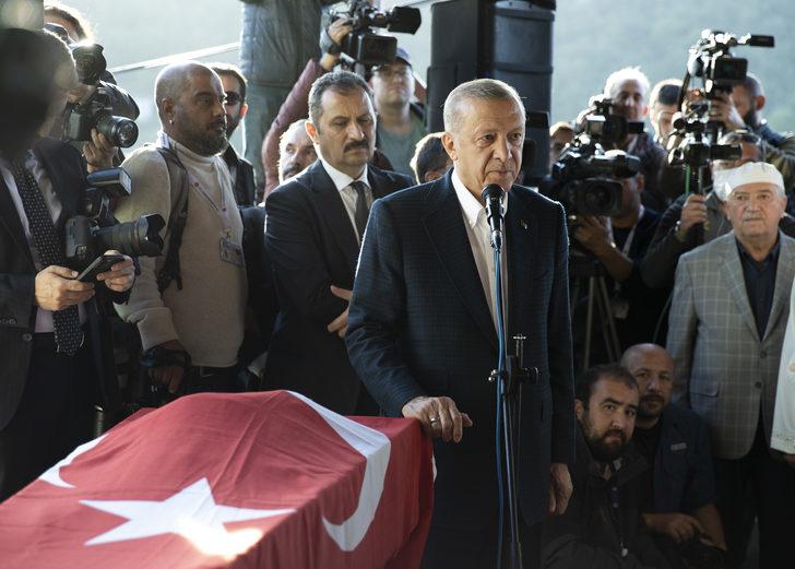 Cumhurbaşkanı Erdoğan, Amasra'da hayatını kaybeden madencilerin cenazesine katıldı G2