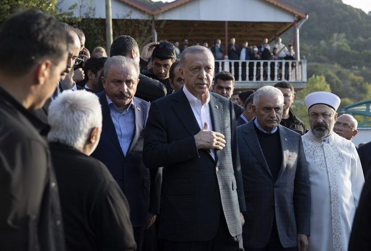 Cumhurbaşkanı Erdoğan, Amasra'da hayatını kaybeden madencilerin cenazesine katıldı G5
