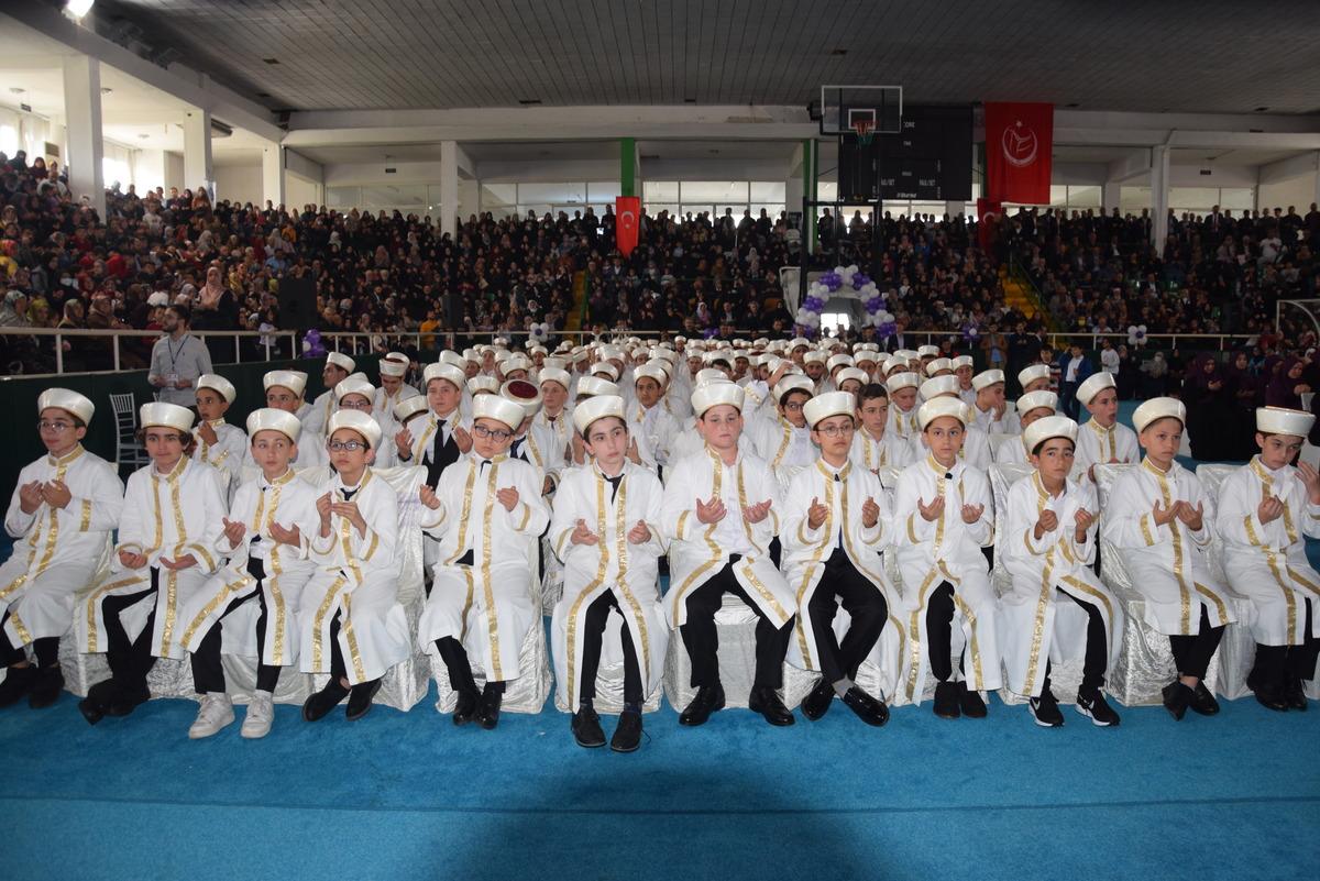 Giresun'da eğitimlerini tamamlayan 229 hafız icazet aldı