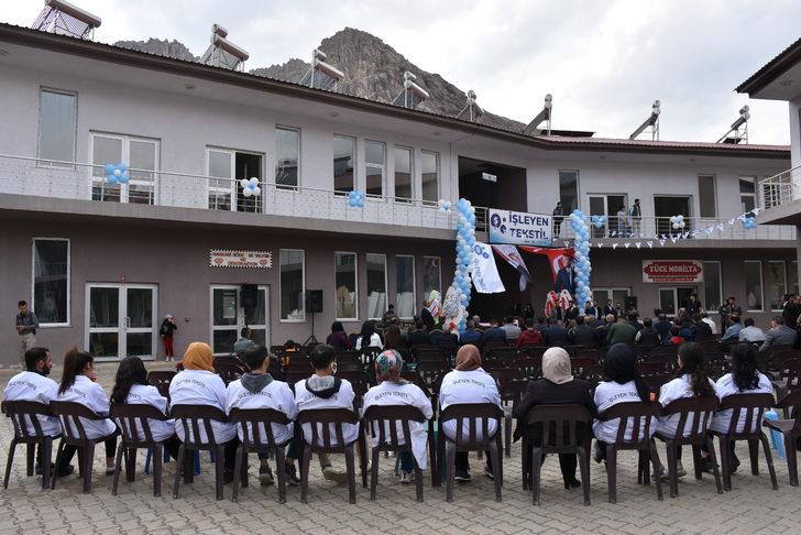 Hakkari'de 100 kişiye istihdam sağlayan tekstil atölyesinin 2. şubesi açıldı G1