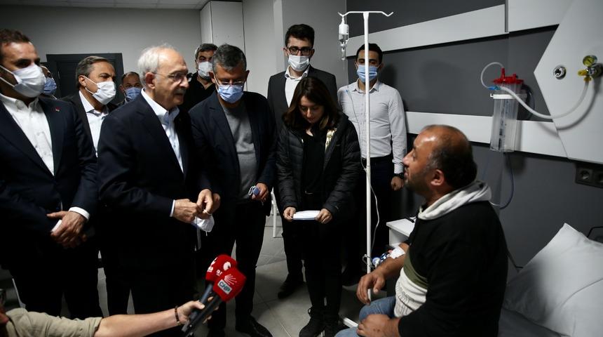 CHP Genel Başkanı Kılıçdaroğlu'ndan maden ocağındaki patlamada yaralanan işçiye ziyaret